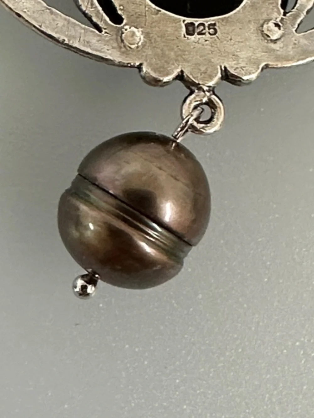 Vintage Victorian  925 Sterling Silver Floral Brooch Onix Stone and real Pearl​​